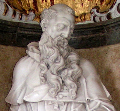 Detail einer Skulptur von Anton Sturm mit charakteristischem kunstvoll gestaltetem Bart